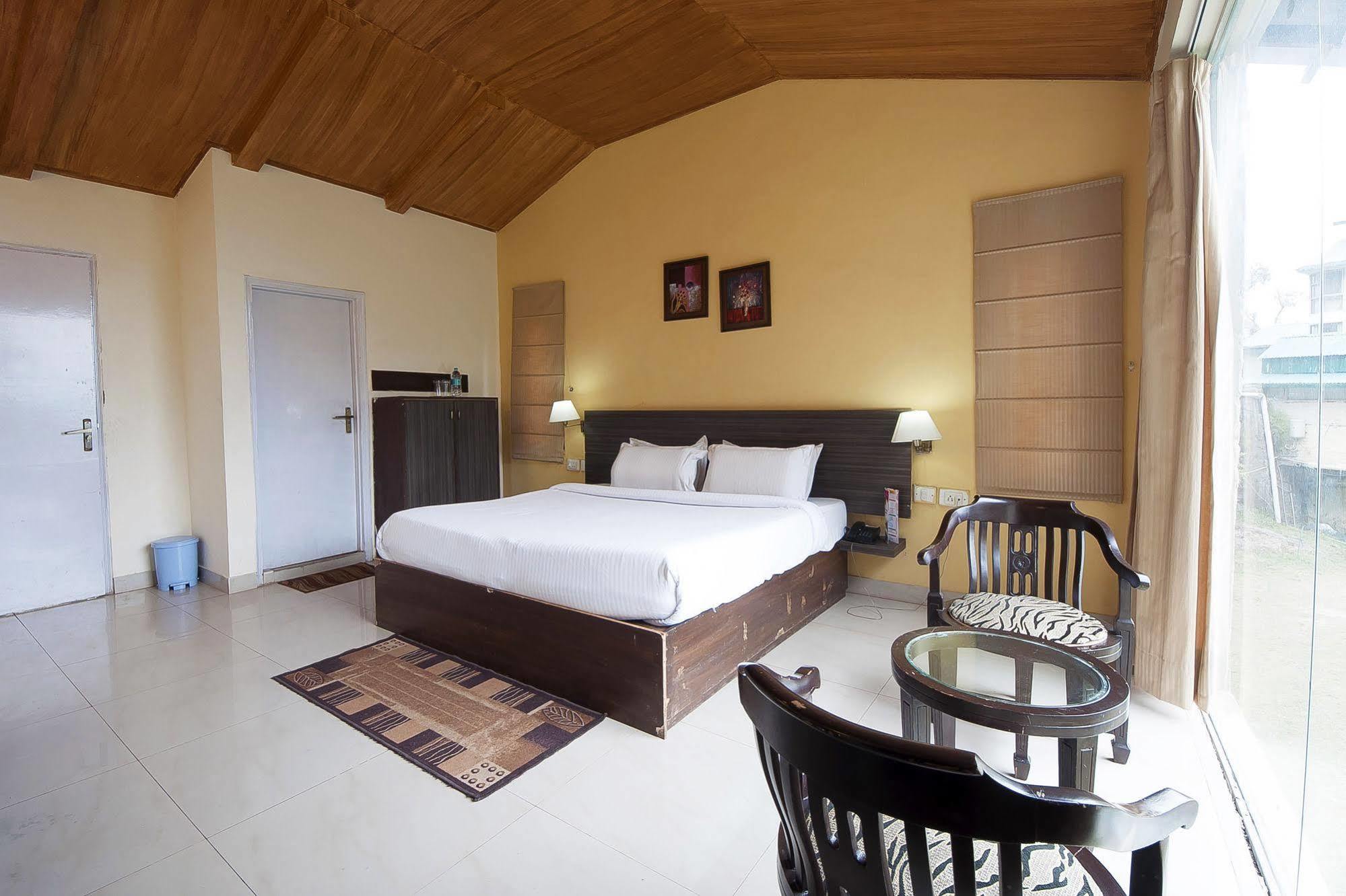 Natureraga Fernhill Resort Chail Extérieur photo